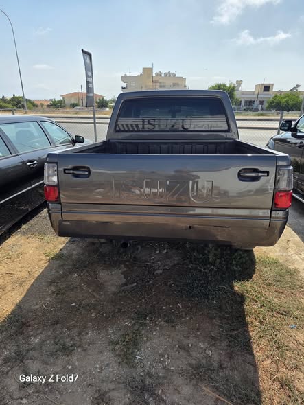 
								ISUZU 1993 2.8L Manual full									