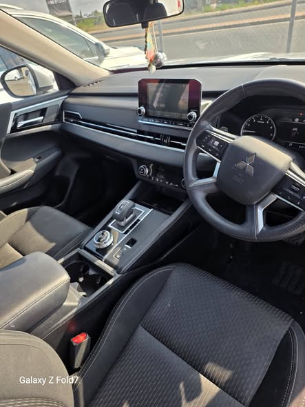 
								MITSUBISHI OUTLANDER 2022 2.5L full									